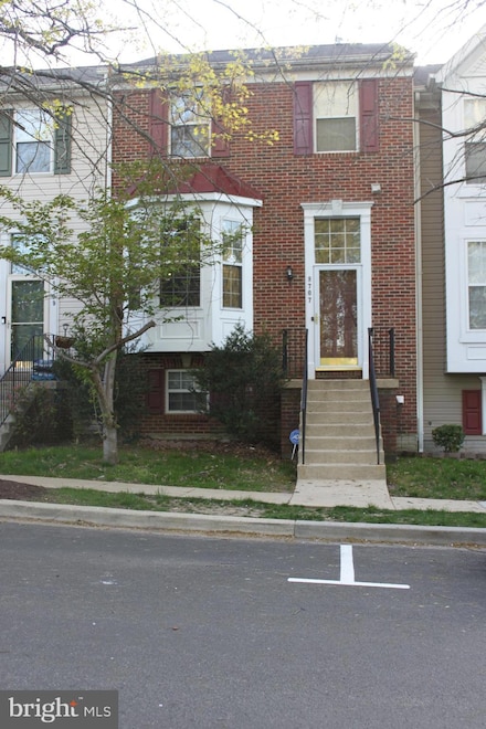 8707 Community Square Ln, Upper Marlboro, MD 20772