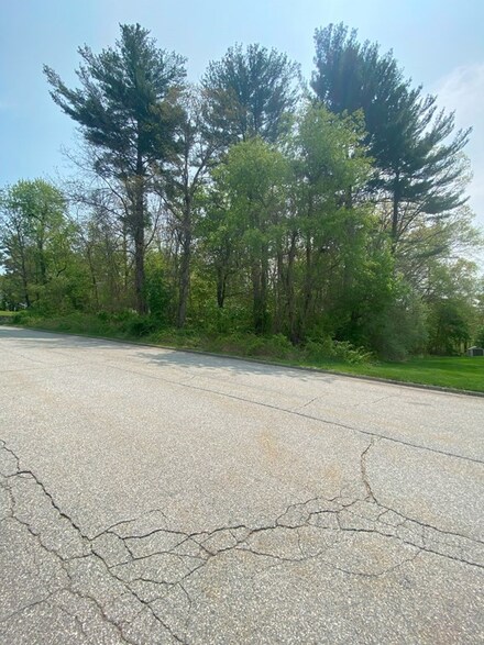 0 Camelot Cir, Dudley, MA 01571