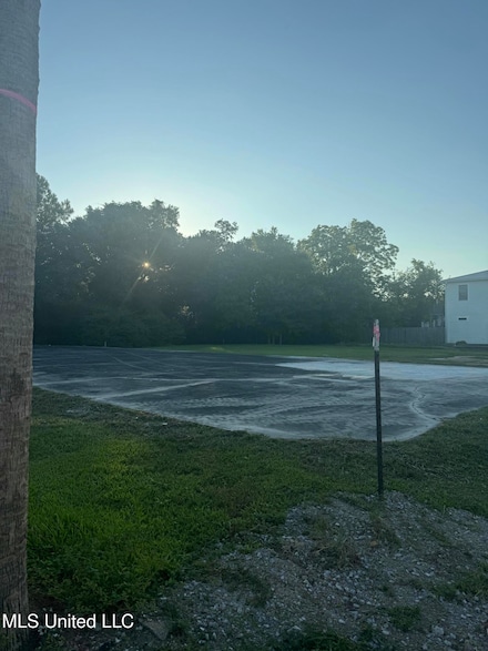 306 Coleman Ave, Waveland, MS 39576