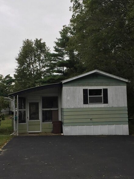 30 Claudia St, East Wareham, MA 02538