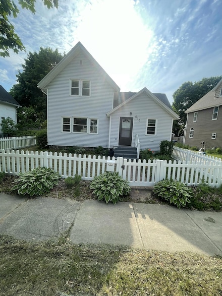 613 James St, Belding, MI 48809