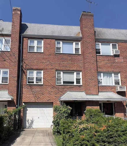 43-04 209th St, Bayside, NY 11361