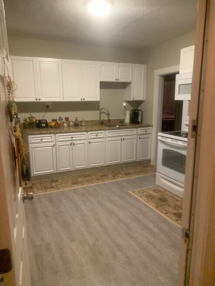 31 Snowling Rd Unit 2, Uxbridge, MA 01569