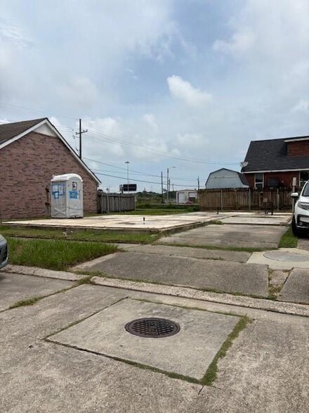 2709 Edna St, New Orleans, LA 70126