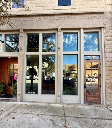 1008 Halsell St Unit 300, Bridgeport, TX 76426