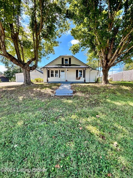 743 N Main St, Caneyville, KY 42721