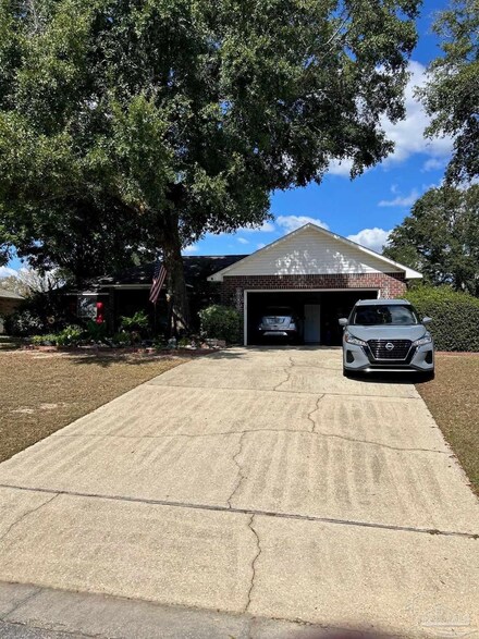 3944 Harbors Port St, Milton, FL 32571