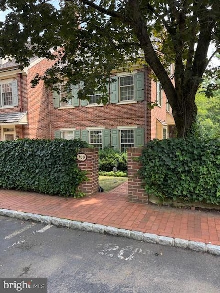 300 Willowmere Ln, Ambler, PA 19002