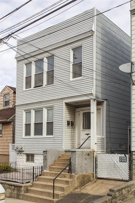 298 Pearsall Ave, Jersey City, NJ 07305