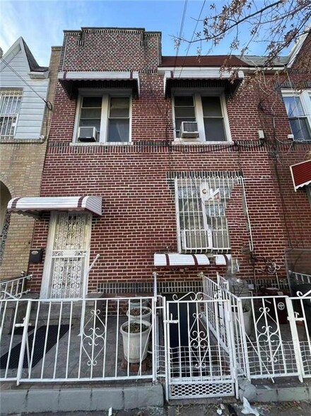 1410 W 7th St, Brooklyn, NY 11204