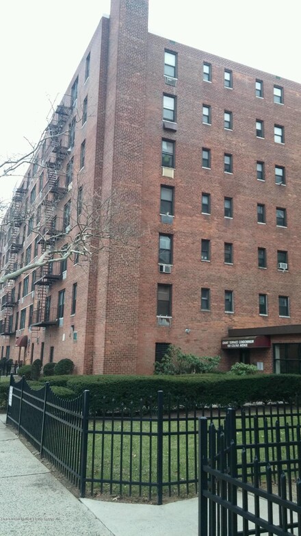 100 Colfax Ave Unit 4R, Staten Island, NY 10306