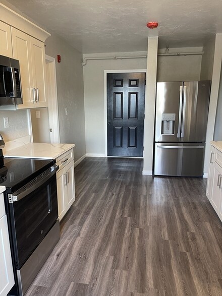 38 Foster St Unit 1B, Southbridge, MA 01550