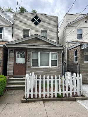 91-48 89th St, Jamaica, NY 11421