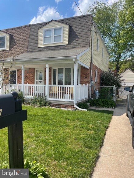 102 Wyandotte St, Essington, PA 19029