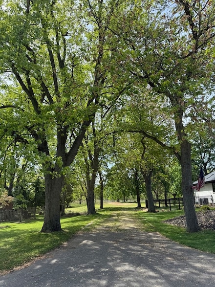 737 Becker Rd, Glenview, IL 60025