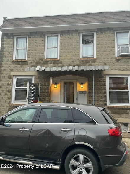 11 E Arbutus St, Hazleton, PA 18201