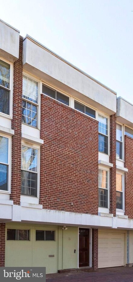 16 University Mews, Philadelphia, PA 19104