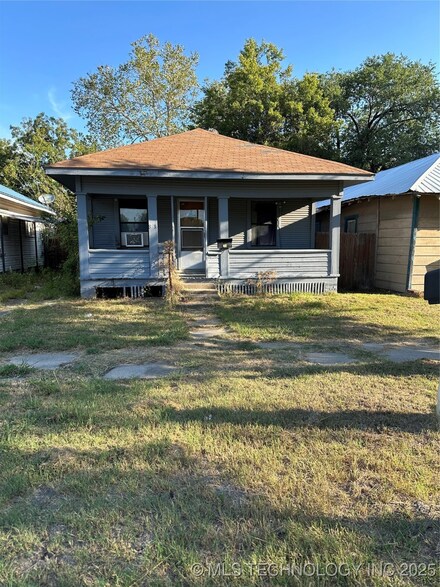 823 W 7th St, Okmulgee, OK 74447