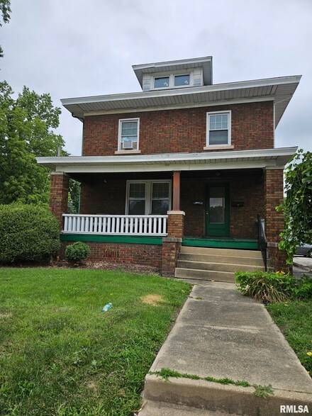 1425 S Macarthur Blvd, Springfield, IL 62704
