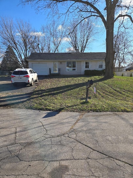 4031 Honeysuckle Dr, Jackson, MI 49201