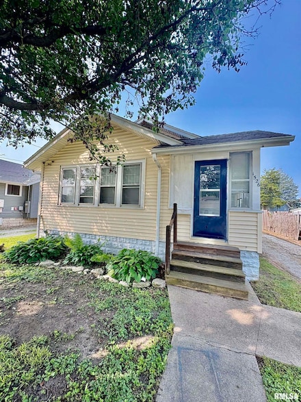 1526 Grand Ave, Galesburg, IL 61401