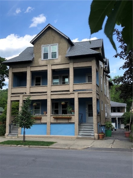 811 N Tioga St, Ithaca, NY 14850