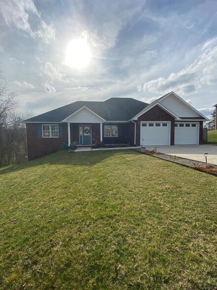 466 Haynes Ave, Chilhowie, VA 24319