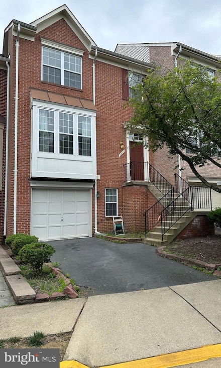 7677 Lavenham Landing, Alexandria, VA 22315