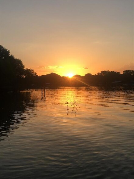 3529 Canal St, Wills Point, TX 75169