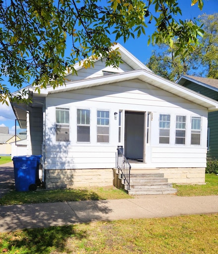 374 W Mark St, Winona, MN 55987