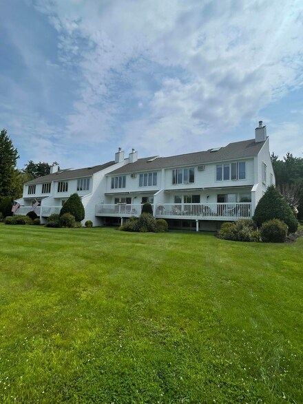 27 Clifford Rd Unit 21, Naples, ME 04055