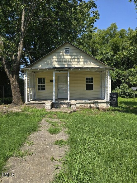 611 Rowland St, Henderson, NC 27536