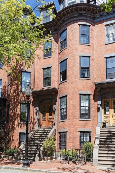 121 Pembroke St Unit 3, Boston, MA 02118
