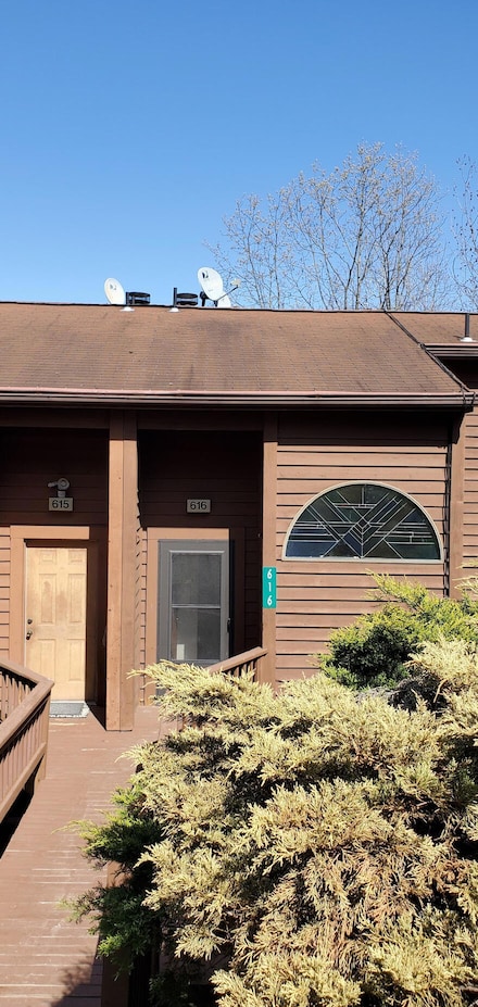 616 Mountain View Way, Bushkill, PA 18324