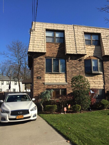 69 Providence St, Staten Island, NY 10304