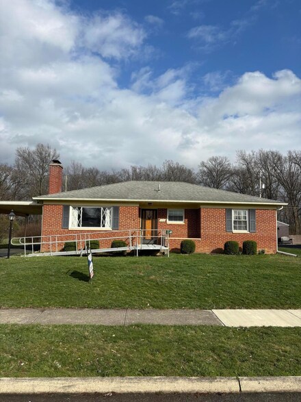 372 Topsfield Rd, Columbus, OH 43228
