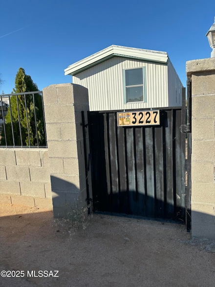 3227 E Pinal St, Tucson, AZ 85739