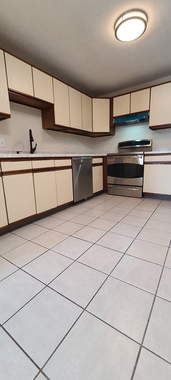 1129 N Shore Rd Unit 2D, Revere, MA 02151
