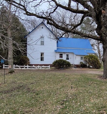 25046 Division St, Clarksville, IA 50619