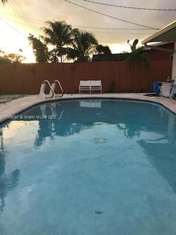 7710 NW 7th St, Pembroke Pines, FL 33024