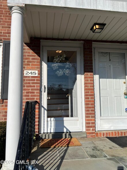 245 Bridge St, Stamford, CT 06905