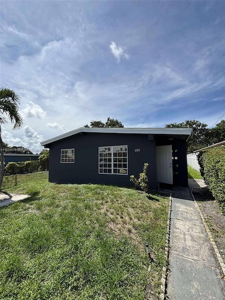 2325 Hope St, Hollywood, FL 33020