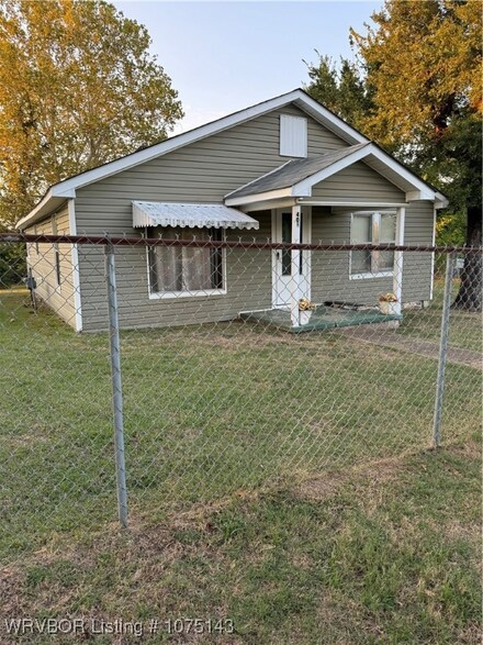 408 Sherman Ave, Arkoma, OK 74901