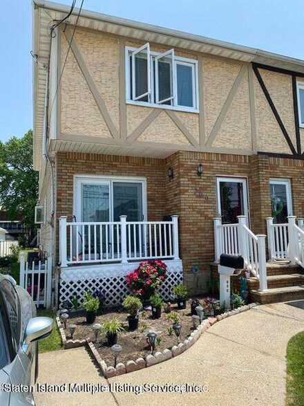 269 van Name Ave, Staten Island, NY 10303
