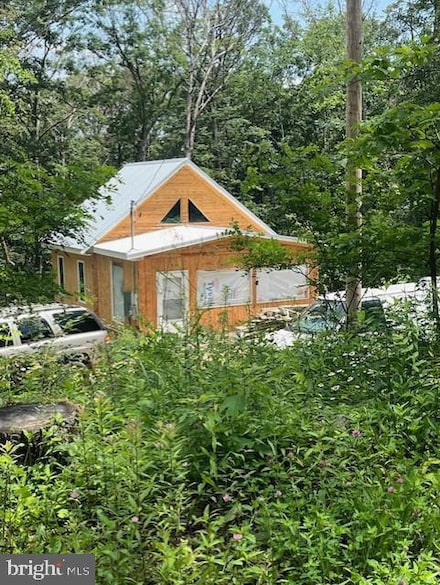 659 Falconwood Rd, Paw Paw, WV 25434