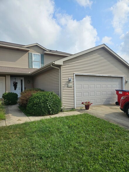 3906 Balmoral Dr, Champaign, IL 61822