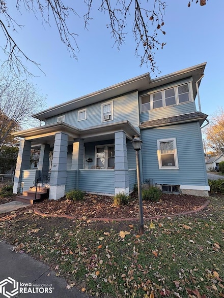 207 W Jefferson Ave, Fairfield, IA 52556