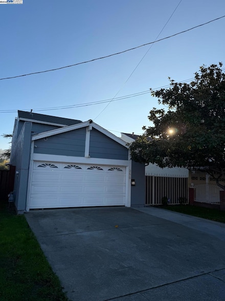 250 S 47th St, Richmond, CA 94804