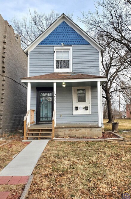 1232 SW Jackson St, Topeka, KS 66612