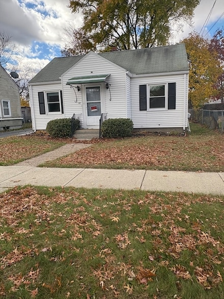 82 Waldorf St, Springfield, MA 01109